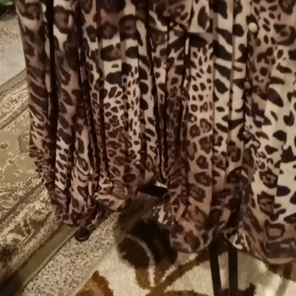 FINAL PRICE NWT ODDY accordian-style flared hem pleated sleeves blouse M - Picture 7 of 8